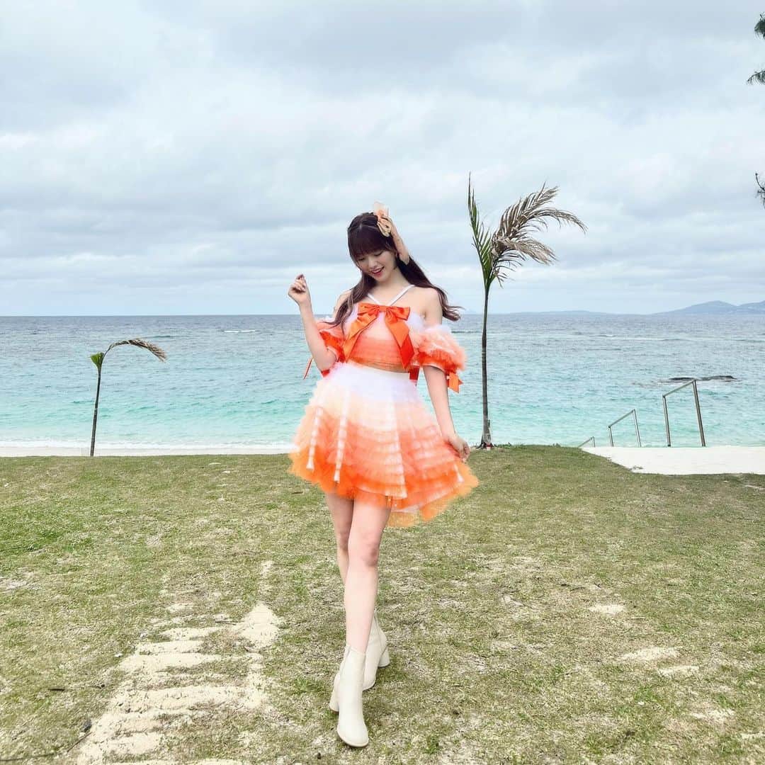 のインスタグラム：「. 後ろも可愛んです〜！ ここからGWよろしくお願いします🪄🎶」