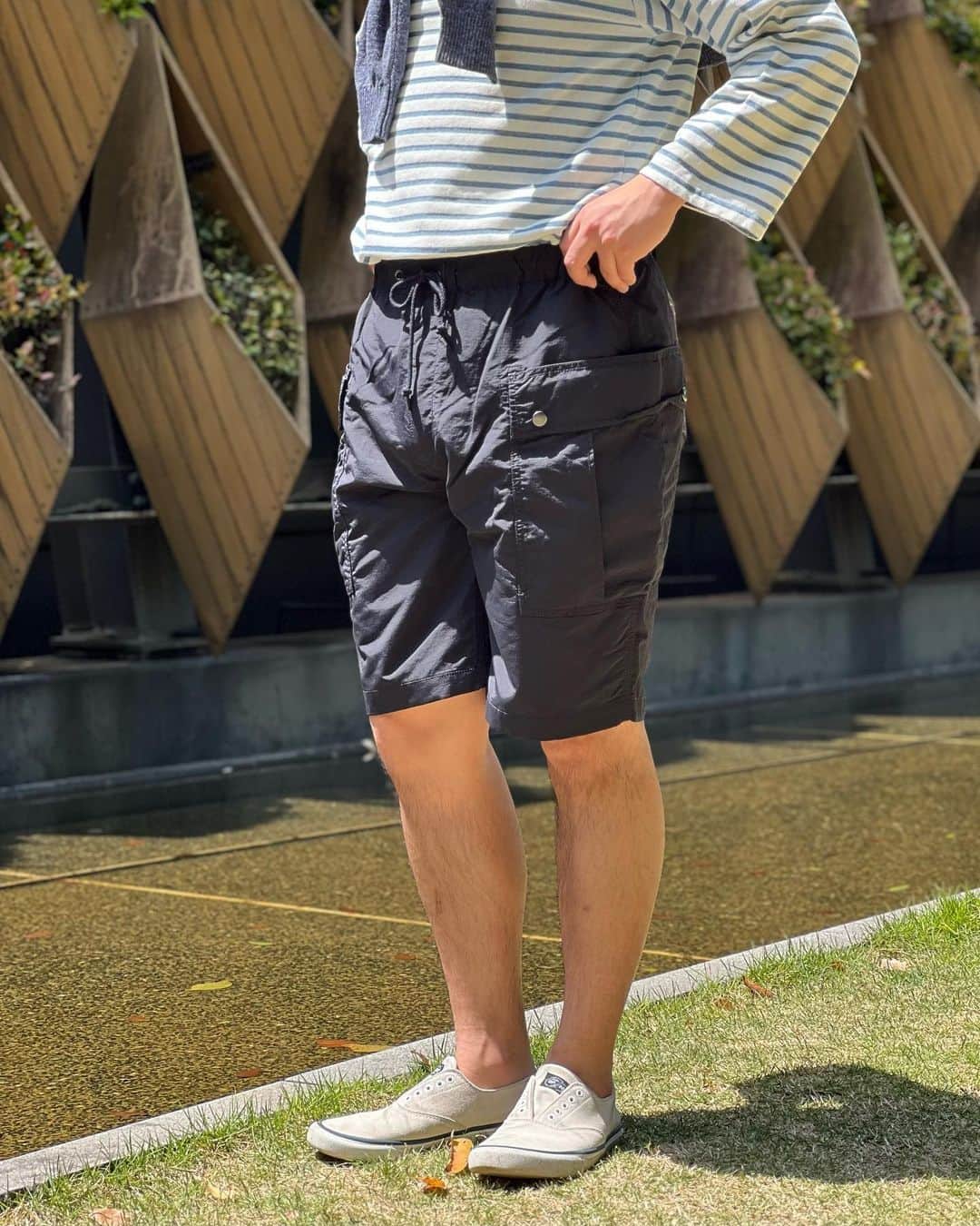BEAMS+さんのインスタグラム写真 - (BEAMS+Instagram)「… SAGE DE CRET × BEAMS PLUS  2WAY MIL M43 SHORTS.  This is a standard special order item for BEAMS PLUS shorts. This year, they have large cargo pockets typical of military pants. The amphibious design is also a point of attraction. Please enjoy the attention to detail and gimmickry.  ------------------------------  ビームス プラスのショーツでは定番の別注アイテム。今年はミリタリーパンツらしい大きなカーゴポケットが付いています。水陸両用のデザインも魅力のポイント。細部までこだわったギミックもお楽しみください。  . @sagedecretofficial @sagedecret_official_jp @beams_plus_harajuku @beams_plus_yurakucho #sagedecret #beamsplus」4月29日 19時33分 - beams_plus_harajuku