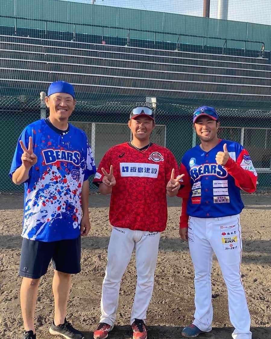 由規のインスタグラム：「元オリックス、信濃グランセローズ荒西コーチとヘッドコーチ片山さん📷 荒西コーチが勝ったので載せておきます。 ※オープン戦の時撮影 #貫禄 #歳上感すごい #いや絶対歳上 #憧れてたらしい#疑惑 #共に頑張ろう」