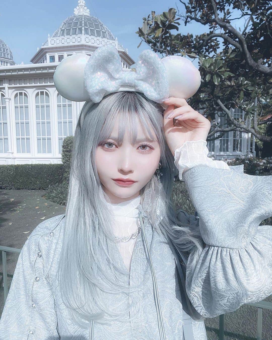 仲川琉菜のインスタグラム：「1年ぶりにディズニー堪能してきました 風強かったけど、無事にパレードもショーも見れて充実したなあ…  髪の毛は @raiya.sato さんにお願いしました!」