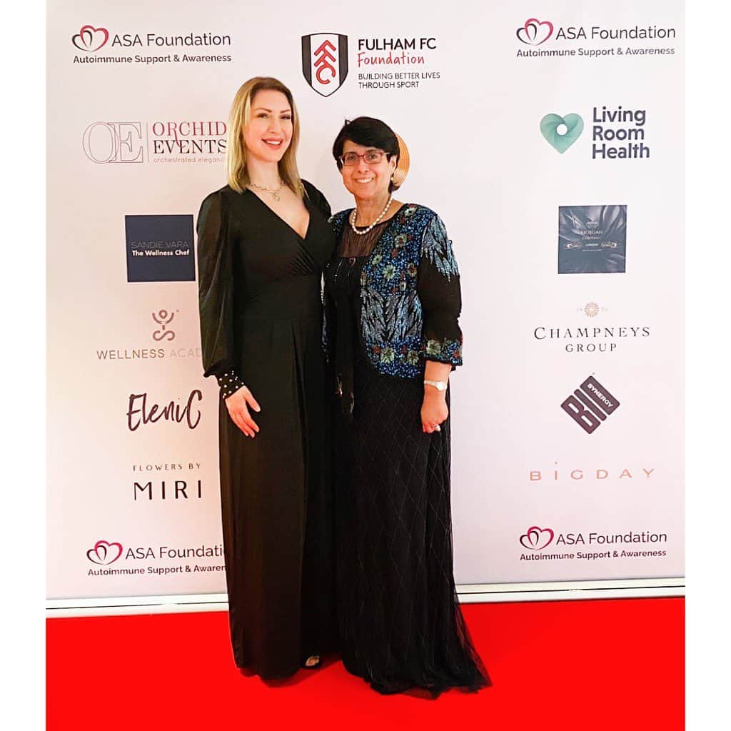 トレーシー・キスさんのインスタグラム写真 - (トレーシー・キスInstagram)「What an incredible evening for @autoimmuneawarenessfoundation and so wonderful to see such support and dedication to raising awareness and bringing about change to encourage the early diagnosis of autoimmune conditions to reduce the demand that late detection places on the NHS and the reduction in quality of life that could have been reduced, if not avoided entirely. Awe inspiring charity founder @asal.chevalier said she had thrown the pebble into the water for us all by creating this incredible foundation and together we can now create the ripple of awareness to reach every corner of the world. I am so proud to be an ambassador for ASA Foundation and take such inspiration from such an incredible team who have worked tirelessly to bring this all together. I hope that each and every one of you will join me in sharing this message to your friends, family, loved ones and social media accounts to leave nobody suffering in silence. Swipe right to read the shocking statistics of autoimmune symptoms that you may not be aware of 👉🏻 4 million people in the UK currently live with autoimmune disease and cases are rising by a heartbreaking 9% each year. One in every two people will be diagnosed with cancer in their lifetime, which is also an autoimmune disease, amongst 96 other illnesses which if detected early enough may prevent the loss of precious life for millions of people. Let's not wait until it is too late to go to a GP to ask for help from an overwhelmed national health service with waiting lists that span years; we can put our health first and book a quick and easy private blood test to give us the peace of mind that all is physically well. It's time to end this silence and protect the miracle of life for ourselves and future generations to come🫶🏻 #asafoundation #autoimmune #autoimmunedisease #autoimmuneawareness #immunesystem」4月29日 19時51分 - tracykissdotcom