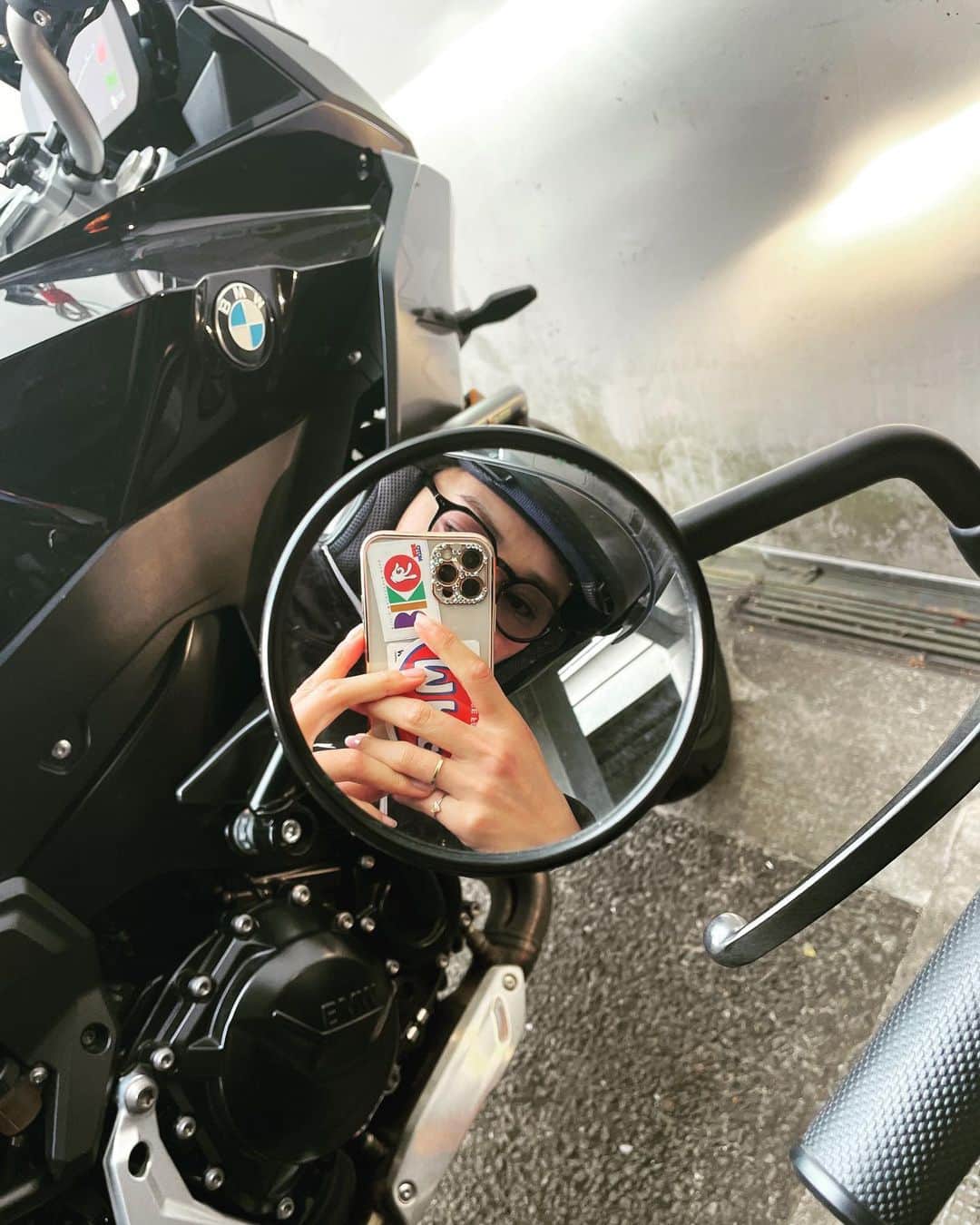 指出瑞貴さんのインスタグラム写真 - (指出瑞貴Instagram)「🏍️🇯🇵⚽️🏝️ I went to soccer game in #nissanstadium .  やはりスポーツは生観戦が1番いい⚽️🩷 やや風が強かった〜 良き夕方活動だったなぁ  #バイクで来た #まじ卍 Bullちゃんを愛でた日 #レブル250 #rebel250 #honda #hondago」4月29日 19時56分 - sashidemizuki
