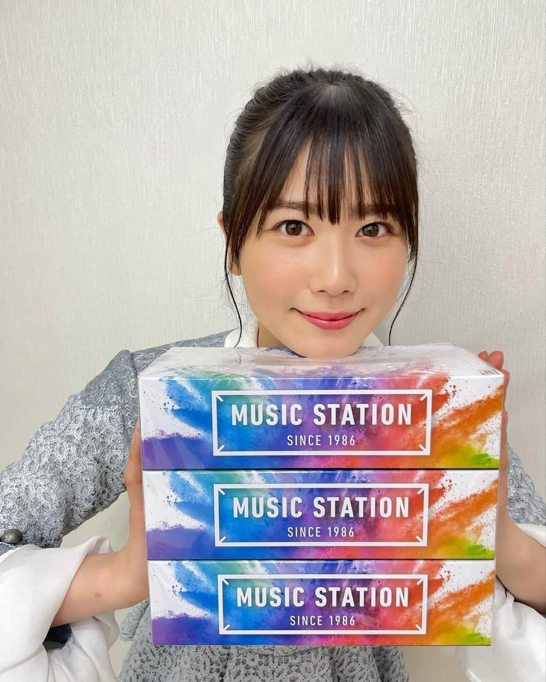 丹生明里のインスタグラム：「MUSIC STATIONさんありがとうございましたⓂ️  One choiceの歌番組はひとまずMステさんでラストでした！  この期間は本当にあっという間に感じて、夢のような楽しい時間を過ごさせていただきました。  皆さんのおかげで色んな景色を見ることができました😳 素敵な経験をありがとうございました〜！！！  これからも沢山の方にハッピーオーラをお届けできるよう頑張ります🐸🧡  #musicstation  #Onechoice #日向坂46 #丹生ちゃん #nibugram」