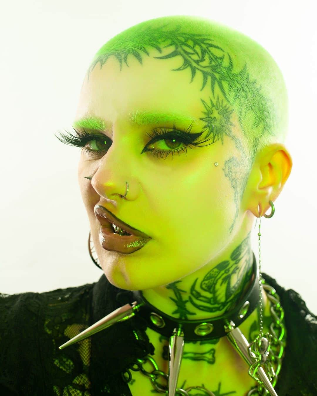 Kerrang!のインスタグラム：「“I like looking different, I like expressing myself and feeling good about myself”  Meet ZAND, the new face of alternative music. Hit the link in bio.  ✍️: Jennyfer J. Walker 📸: @meganwinstonephoto  👗: @killstar」