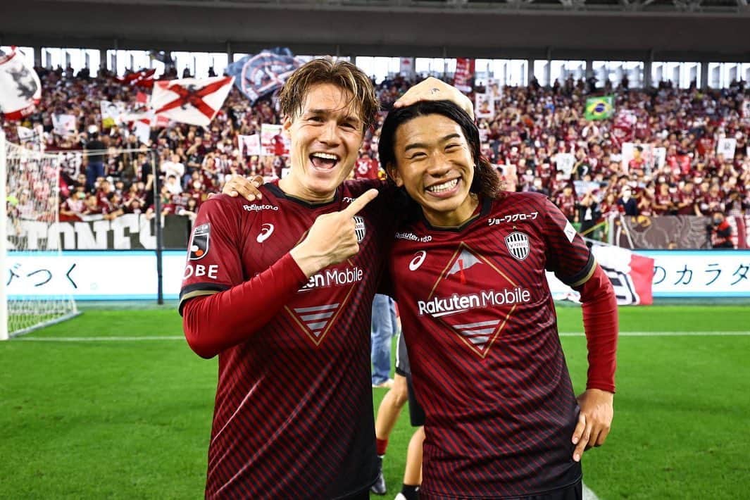 初瀬亮のインスタグラム：「今日も熱い声援ありがとうございました🔥 最高の勝利でした❗️ やっとノエスタで決めれました❗️ まだまだこれから、次に向けて準備します❗️  #visselkobe  #ヴィッセル神戸  #ごうとくさん様々です😭🙇🏽‍♂️」