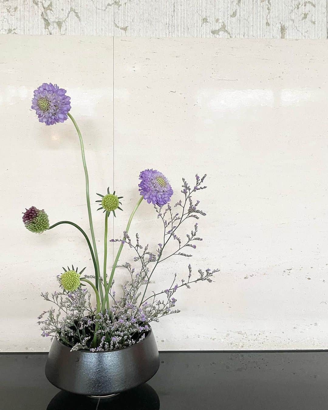 のインスタグラム：「ずっとやってみたかった花道体験🤍  奥が深すぎて、ハマりそう。。。🥺🌱  何かを作り出すって、やっぱり楽しいなあ☺️🫶✨  #花道」