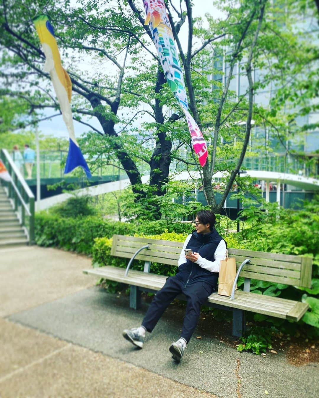 小池徹平さんのインスタグラム写真 - (小池徹平Instagram)「お待たせしました！ 本日、久しぶりのてっちゃんねる更新😆 堀越100周年イベントの裏側です✨ みてねん🤩  #小池さん家のてっちゃんねる #休みに5月を感じてる小池さん」4月29日 20時05分 - teppei.koike_official