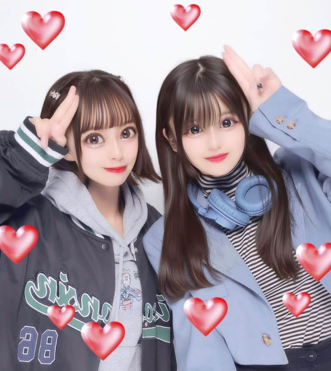 山田寿々のインスタグラム：「❤️ ⁡ ⁡ おれのあやるだー！！！！ ⁡ ⁡ WALLOPさんで一緒になってそっから仲良し！ いつも可愛いね~っておたくボイスで言ってきます ご飯とかぜんぶ予約してくれたり優しい🍚♡ ⁡ マリカー2回やって2回とも負けました😡 ⁡ 顔面が可愛すぎて困っちゃう ⁡ ⁡ #プリント倶楽部 #プリクラ #アイドル #ootd」