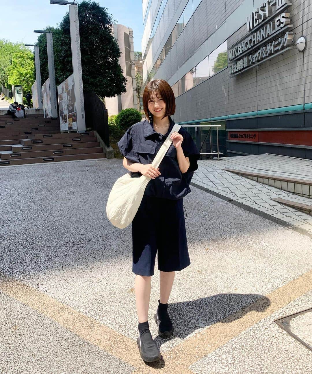 櫻井紗季さんのインスタグラム写真 - (櫻井紗季Instagram)「私服🫐💙☁️ tops bottoms @zara  bag @shein_japan   素敵なGWを☺️ 舞台『権乱業火』もよろしければ！ 配信チケットも現在販売中です この役に挑戦できる機会をいただけて嬉しい 男勝りにやってやります🔥」4月29日 20時16分 - saki_sakurai_official