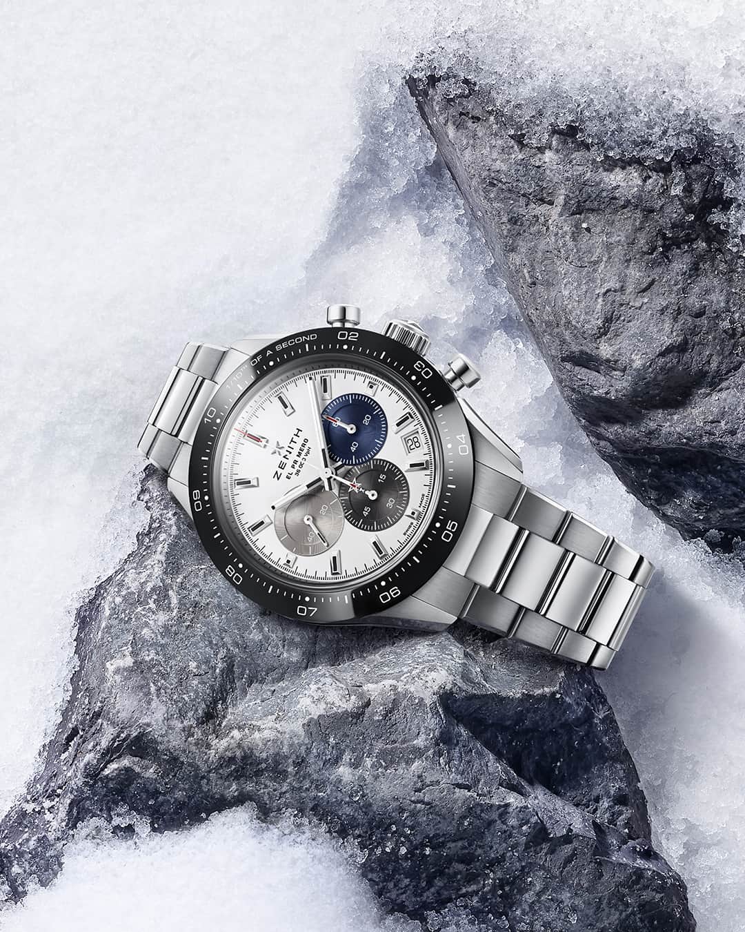 ゼニスのインスタグラム：「#ChronomasterSport: The culmination point. Because when you think you've reached peak performance, strive to go even further. Chronomaster Sport.」