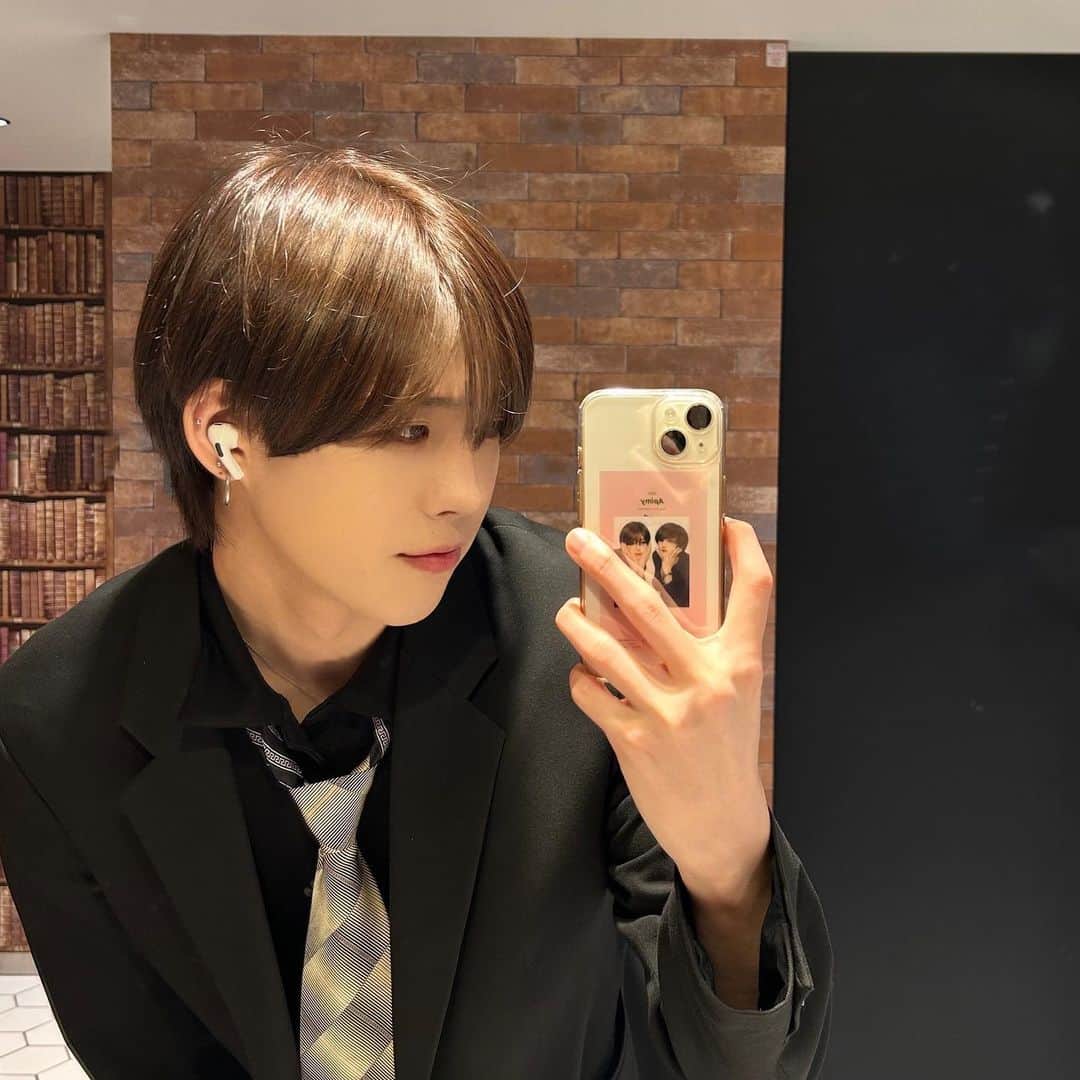 福村飛翔のインスタグラム：「スマホケースめっちゃ可愛くなった日♩」