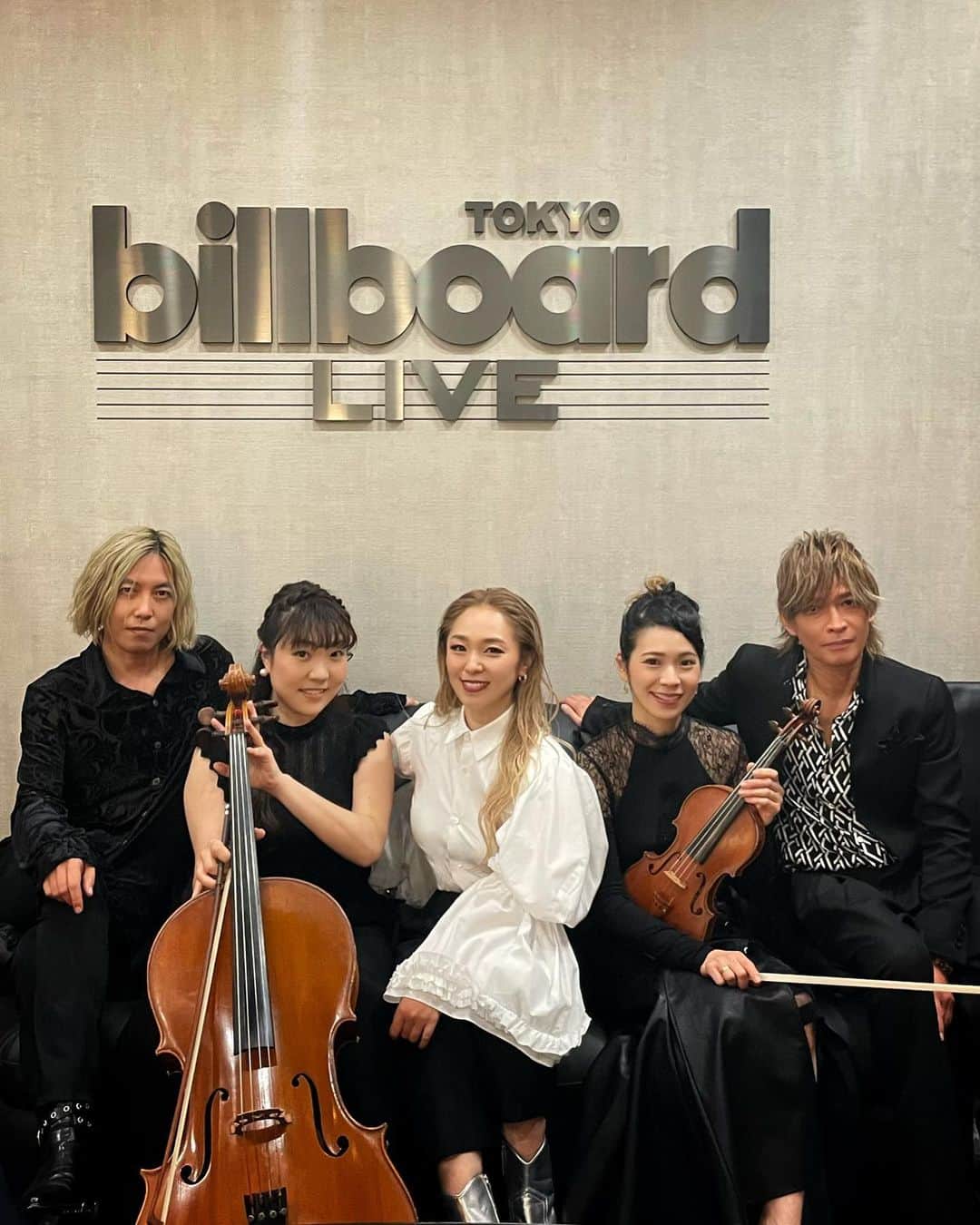 傳田真央のインスタグラム：「Tokyo Day1 🫶❤️🎼　　 あたたかい、優しさでまぶしい時間 ありがとうございました！！ 大好きな歌ばかりでしあわせです。 ⁡ 明日はいよいよファイナル！ Our Oasisで思う存分潤いましょう🗼🌙✨  #INORAN Billboard Live Tour #INMYOASIS Billboard Session 2023  inoran.org/show/25957/   #はやまお」