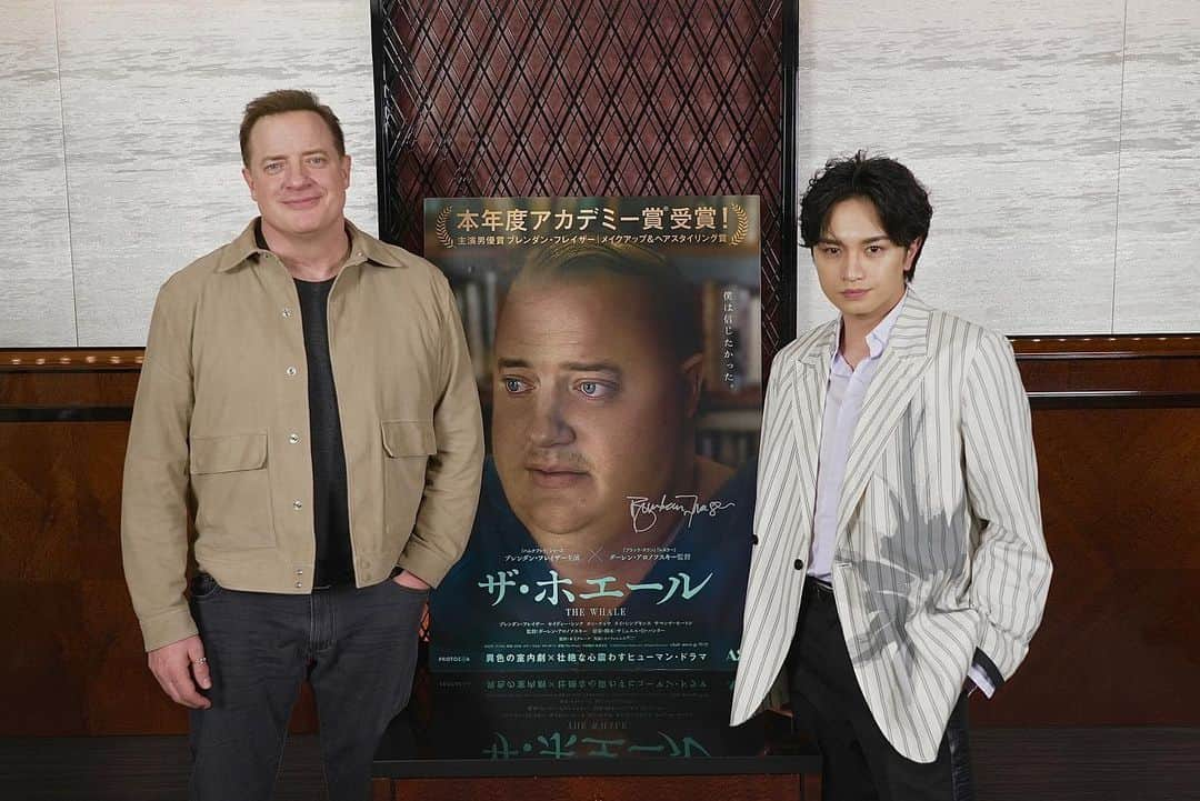 中島健人さんのインスタグラム写真 - (中島健人Instagram)「ブレンダン・フレイザーと 対談しました。  主演男優賞を獲ってからの来日の貴重なご機会。 そんなタイミングで お会いできて本当に嬉しかったな。  そして 素敵な人柄に感動しました。  また会いましょう^_^ブレンダン  I was blessed to interview this brilliant actor, when he visited Japan after his win at the 95th OSCARS. Thank you so much Brendan, I really enjoyed our conversation and will always keep in mind your amazing advice about being an actor.   Mr. Brendan Fraser is indeed The Academy Awards Best Actor in a leading role with a ~Beautiful Soul~!  See you again…  #KentoMeetsBrendan #BrendanFraser #95thOscars #Hollywood #BestActor #Actor #KentoNakajima」4月29日 21時23分 - kento.nakajima_313