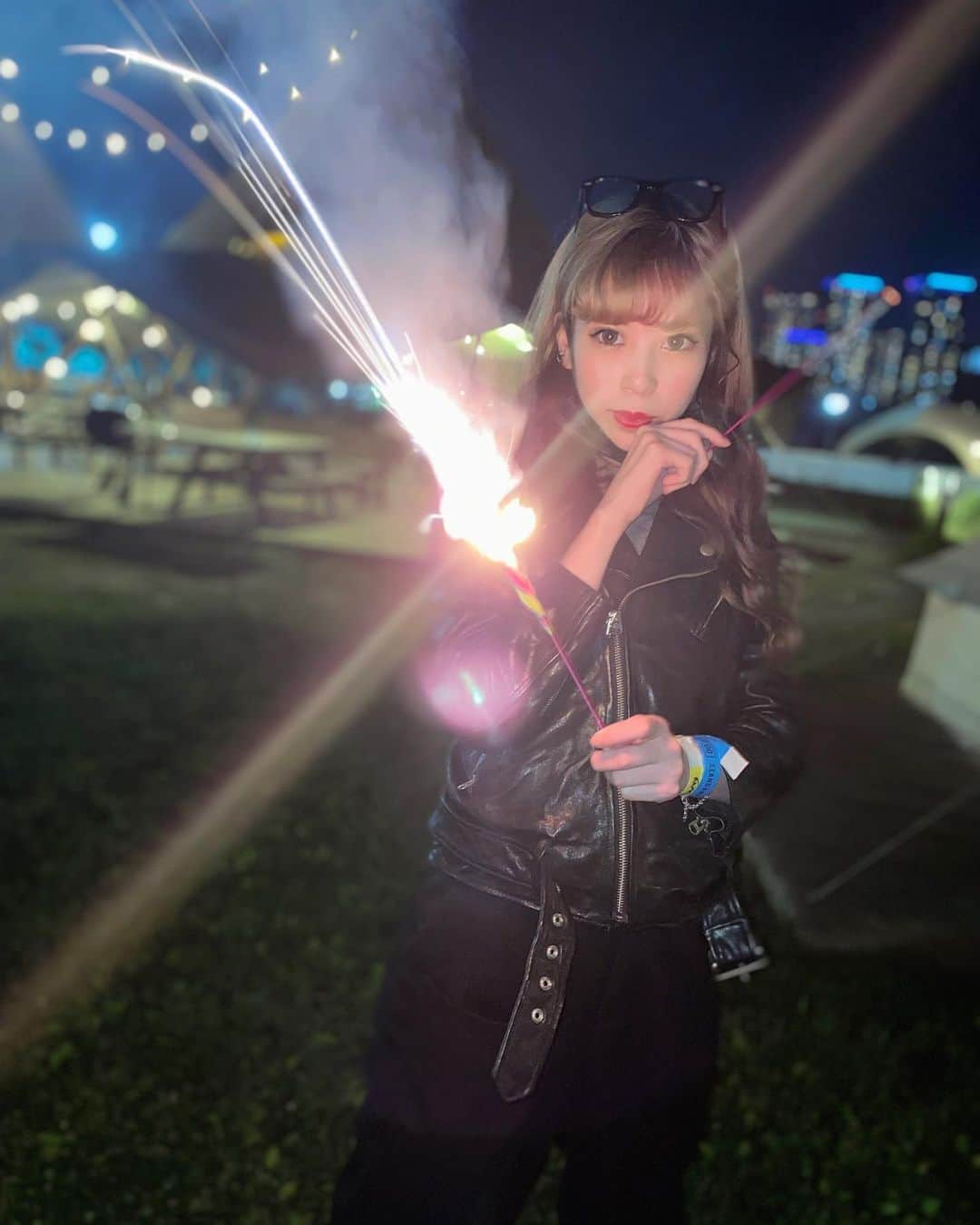 中川ジュリアのインスタグラム：「今年も早く花火したい！ ポートレート画質🙆‍♀️」