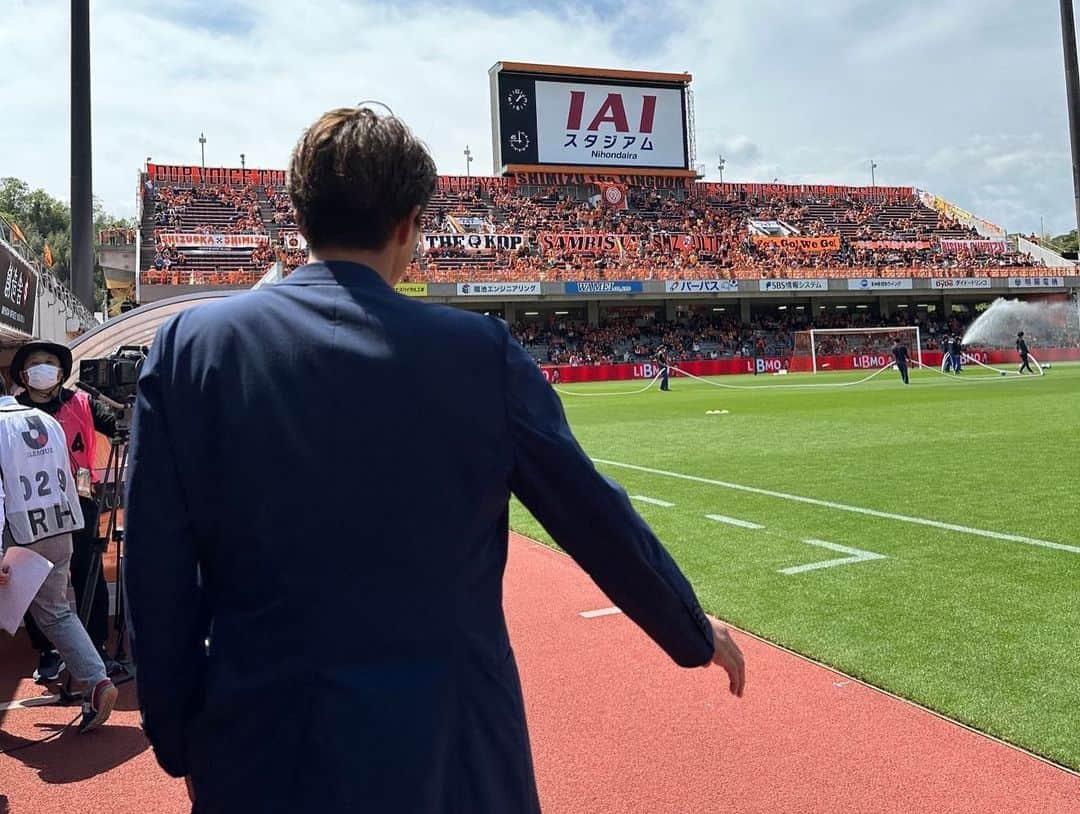 福西崇史さんのインスタグラム写真 - (福西崇史Instagram)「. J2リーグ 清水エスパルスvs栃木SC⚽️ 静岡第一テレビの中継解説をしてきました🎤 . 久しぶりの日本平🏟️ 懐かしいオレンジのトンネル✨ やっぱりピッチとスタジアムの雰囲気は素晴らしかった⭐️ . #静岡第一テレビ #清水エスパルス #栃木sc #jリーグ #iaiスタジアム日本平 #福西崇史 #ポートレートおじさん #ここからの富士山見たかった #次回の楽しみにしときます」4月29日 21時37分 - takashi_fukunishi