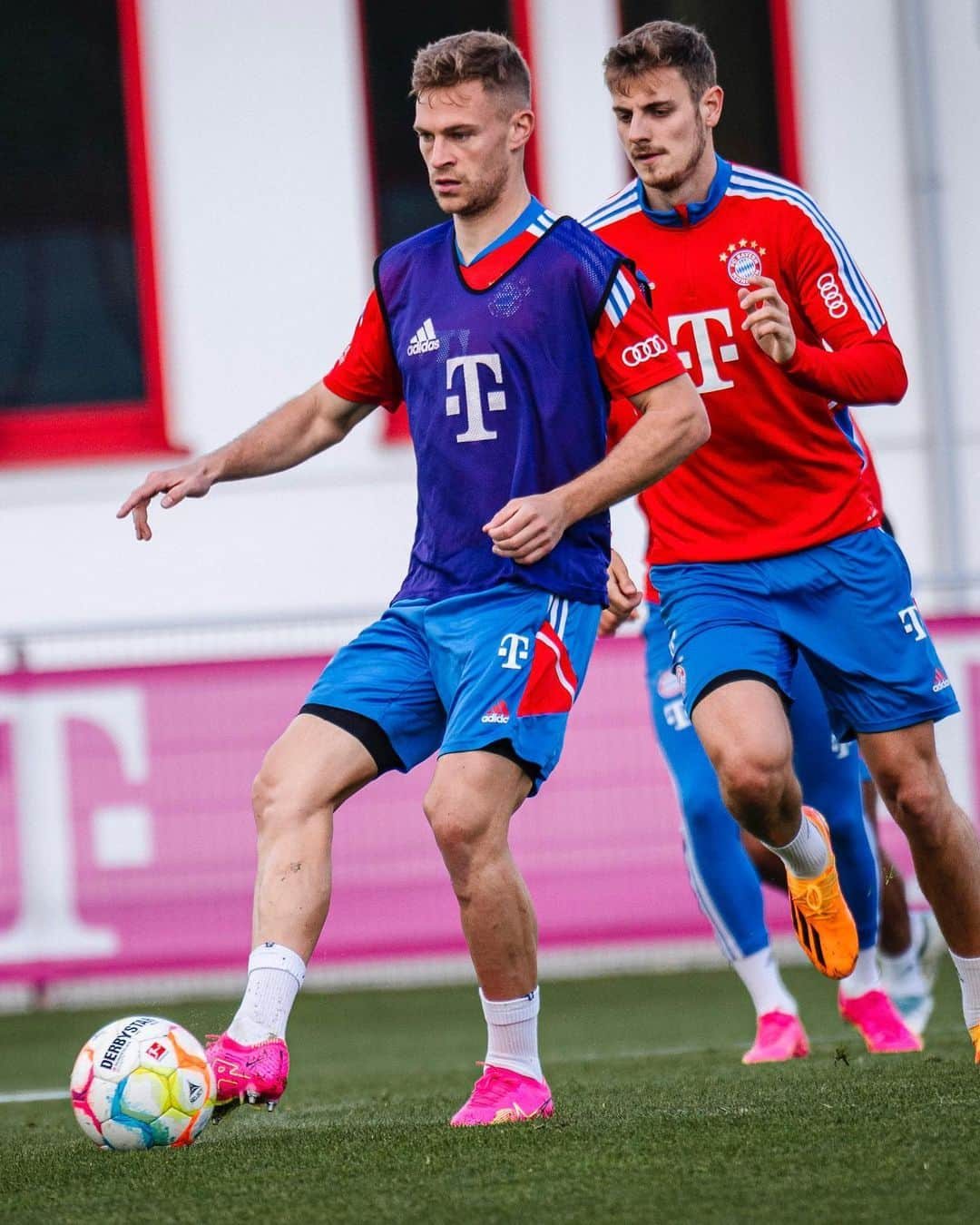 バイエルン・ミュンヘンさんのインスタグラム写真 - (バイエルン・ミュンヘンInstagram)「𝐅𝐔𝐋𝐋 𝐅𝐎𝐂𝐔𝐒 on #FCBBSC! 🔥  #MiaSanMia #FCBayern」4月29日 21時33分 - fcbayern