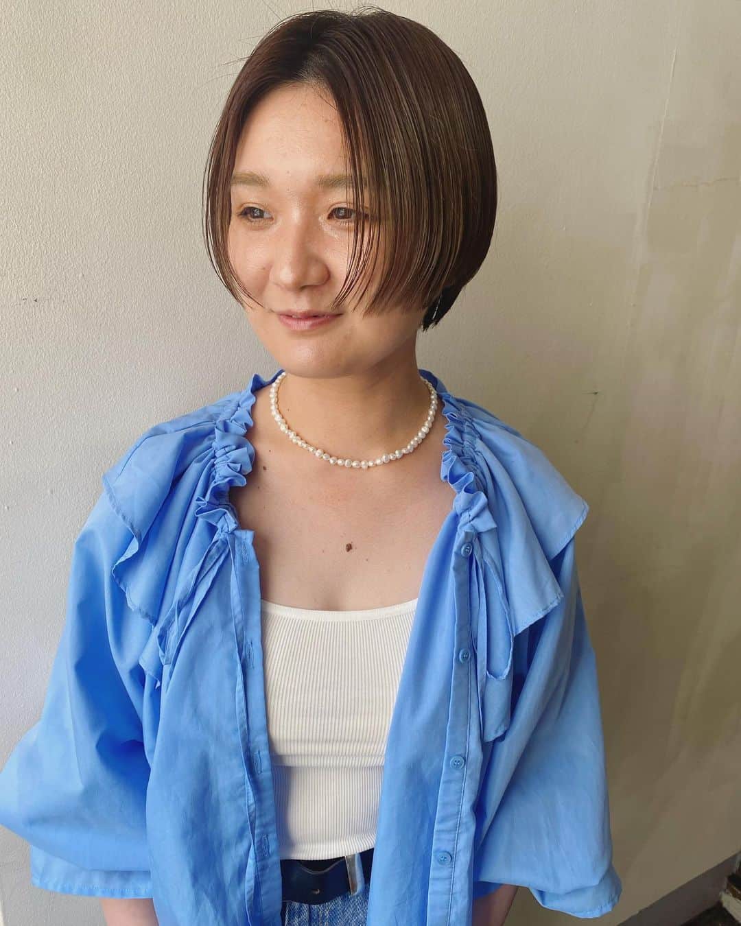 金子真由美のインスタグラム：「* short hair  ✂︎✂︎ * お仕事復帰されるということで、少し落ち着いたカラーに🙌 * #ハンサムショート女子 #ハンサムショート #ショートカット #ショートボブ」