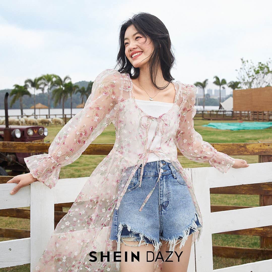 SHEINのインスタグラム：「Dreamy Dazy dresses for the fashion-forward, pick the color of your vibe: Perfectly pretty in pink 💗 or beautifully blue 🩵  🔎14410721 14521528 14460698 14461461 14519243  #DAZY」