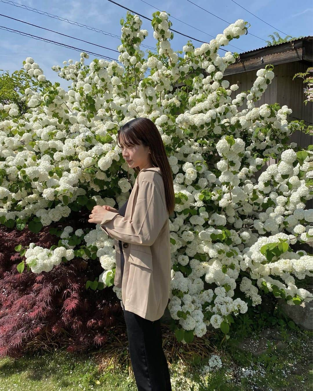 小田川エリカさんのインスタグラム写真 - (小田川エリカInstagram)「・  さらっと着れて何にでも合わせやすい @fifth_store のテーラードジャケット🧥 30%クーポンが出てるからチェックしてね☀️  #fifth #フィフス  #フィフスタイル #fiftht  #テーラードジャケット #私服 #春服 #春コーデ #ママコーデ  #ママファッション」4月29日 21時53分 - 0904.erika