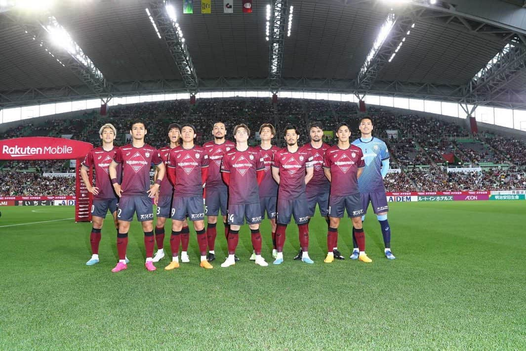 酒井高徳のインスタグラム：「Win🔥🔥🔥  #gs24 #visselkobe #3points #win #一致団結」