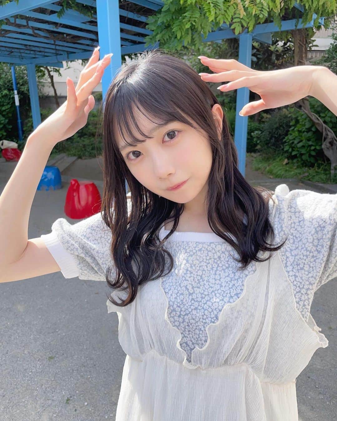 春海りおさんのインスタグラム写真 - (春海りおInstagram)「春っぽいお洋服どうー？🌷」4月29日 22時00分 - rio_harumi