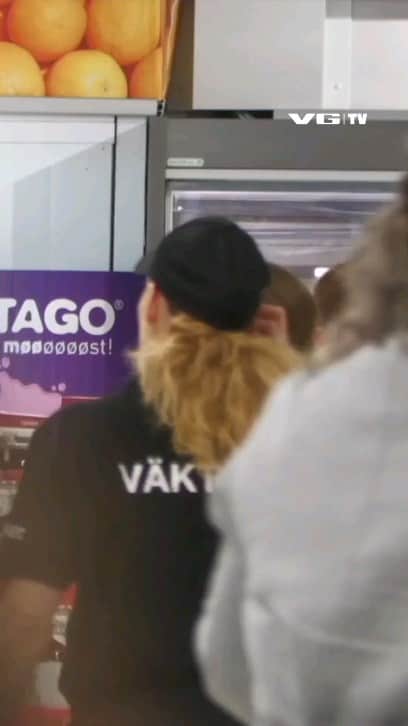 イザベル・ペダーセンのインスタグラム：「Episode 2 av Humorpallen 🔥 Når inntrykk og forventninger ikke alltid er riktig....   Denne episoden var virkelig vond å spille inn, jeg var langt ute på dypt vann følt jeg. Det sagt, det var likevel en gøy opplevelse og kanskje kanskje jeg hadde gjort det igjen. Jeg har så stor respekt for de komikeren som gjør dette, dette er ikke en enkel oppgave! 🙌🏻  #Humorpallen」