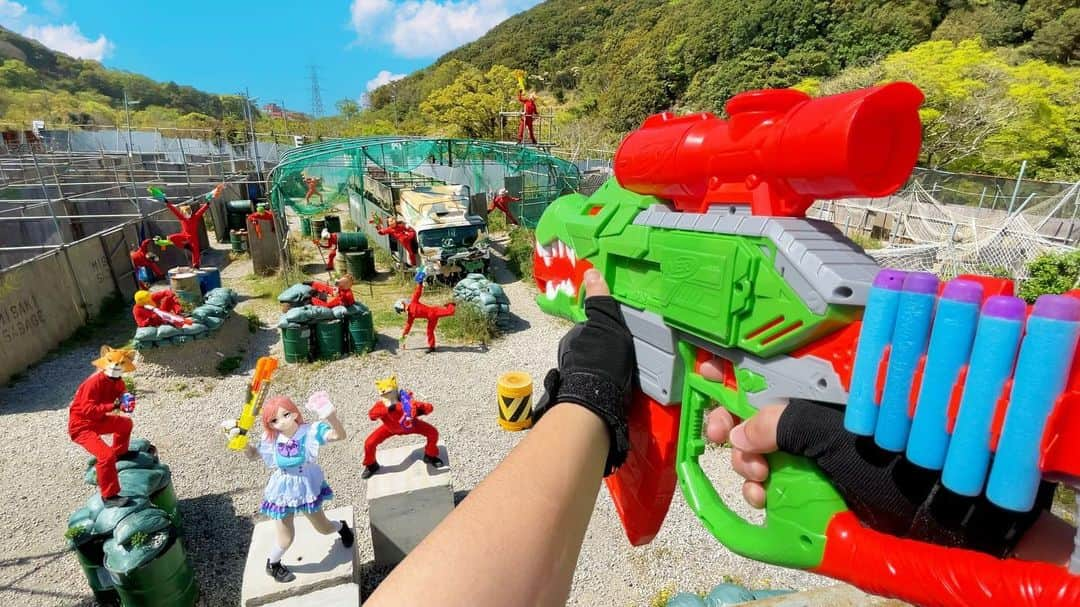 Kamiwaza Trickshotsさんのインスタグラム写真 - (Kamiwaza TrickshotsInstagram)「Nerf War | Amusement Park Battle 36🔫 ナーフ戦争 | ボウケンノモリのせ＆みさきサバゲー編🔥公開  今回は大自然の中で遊ぶ森林アドベンチャー施設とサバゲー施設とのコラボ動画です！！ 森の中の高所アスレチックや臨場感あふれるサバゲーフィールドなどで熱きナーフの戦いが繰り広げられております😎🔥  @boukennomori_nose  @misaki_sabage  お忙しいなか撮影に全面協力して頂き本当にありがとうございました🙏  @kamiwaza.tomo @nari_kamiwaza @hidetorian  #nerf #nerfwar #nerfgun  #youtube #boukennomori #nose #misakisabage #ボウケンノモリのせ #冒険の森のせ #みさきサバゲー」4月29日 22時00分 - kamiwazatrickshots