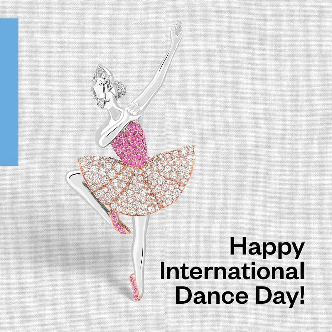 ヴァンクリーフ&アーペルさんのインスタグラム写真 - (ヴァンクリーフ&アーペルInstagram)「Happy International Dance Day!   On this special day for the Maison, discover the latest and upcoming initiatives supported by Dance Reflections by Van Cleef & Arpels. From Rome to Los Angeles, the choreographic arts will also be supported by this initiative in Hong Kong, in collaboration with the French May Arts Festival. In May 2023, Dance Reflections by Van Cleef & Arpels will also support the presentation of Corps extrêmes by Rachid Ouramdane at Sadler's Wells, in London.   #VCADanceReflections #VCAdance #VanCleefArpels #InternationalDanceDay   Photo credits:   Noé Soulier, Passages. Photo Trimboli. Rachid Ouramdan, Corps extrêmes. Photo Pascale Cholette」4月29日 22時21分 - vancleefarpels