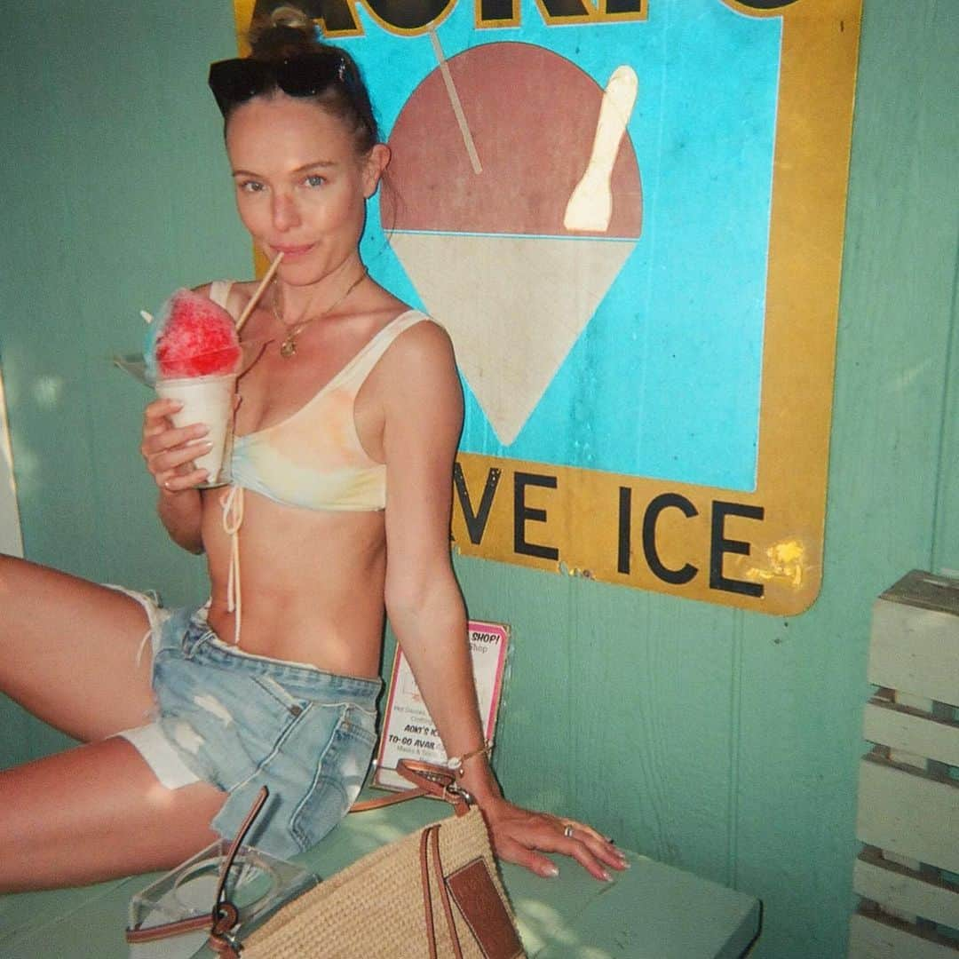 ケイト・ボスワースさんのインスタグラム写真 - (ケイト・ボスワースInstagram)「#comingsoon @roxy 🧨」4月29日 22時24分 - katebosworth