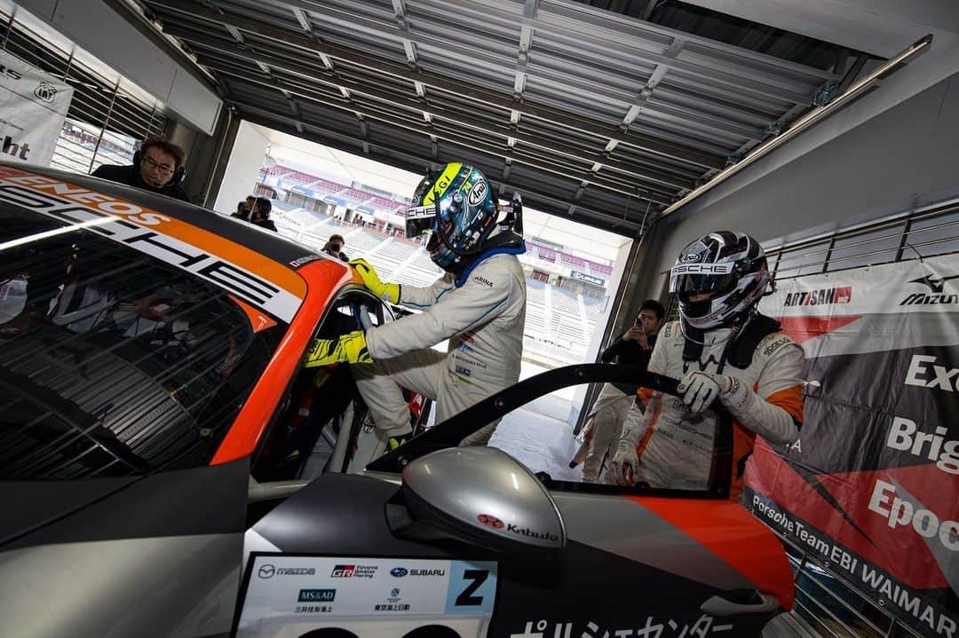 本山哲さんのインスタグラム写真 - (本山哲Instagram)「4年ぶり？富士24時間レースにPorsche Team EBI WAIMARAMAより参戦します。 先日、合同テストで初乗りしてきました。アットホームな雰囲気で楽しいチームだし、メンバーも良くテストも順調だったので優勝できる予感がします☺️本番が楽しみです！ 応援よろしくお願いします。  ST-Z #22Porsche Team EBI WAIMARAMA  @ebi_group  @porschecenter_aoyama  @porschestudioginza  @porschecenter_takanawa  @porschecenter_meguro  @porschecenter_setagaya  @porsche_roppongi  @porschecenter_koishikawa  @the_momentum_by_porsche  @naoya.yamano  @chiyokatsumasa  @zonostagram911  @satoshimotoyama  @giulianoalesi  @waimarama.winetable」4月29日 22時27分 - satoshimotoyama