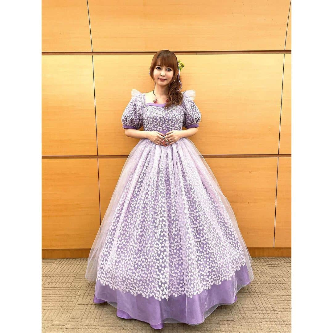 中川翔子さんのインスタグラム写真 - (中川翔子Instagram)「ラプンツェルをイメージした紫のドレスと、カラフルな可愛いドレスも着ました✨  髪型も可愛くしてもらった❣️   #ディズニー  #Disney #ラプンツェル  #中川翔子  #しょこたん」4月29日 22時29分 - shoko55mmts