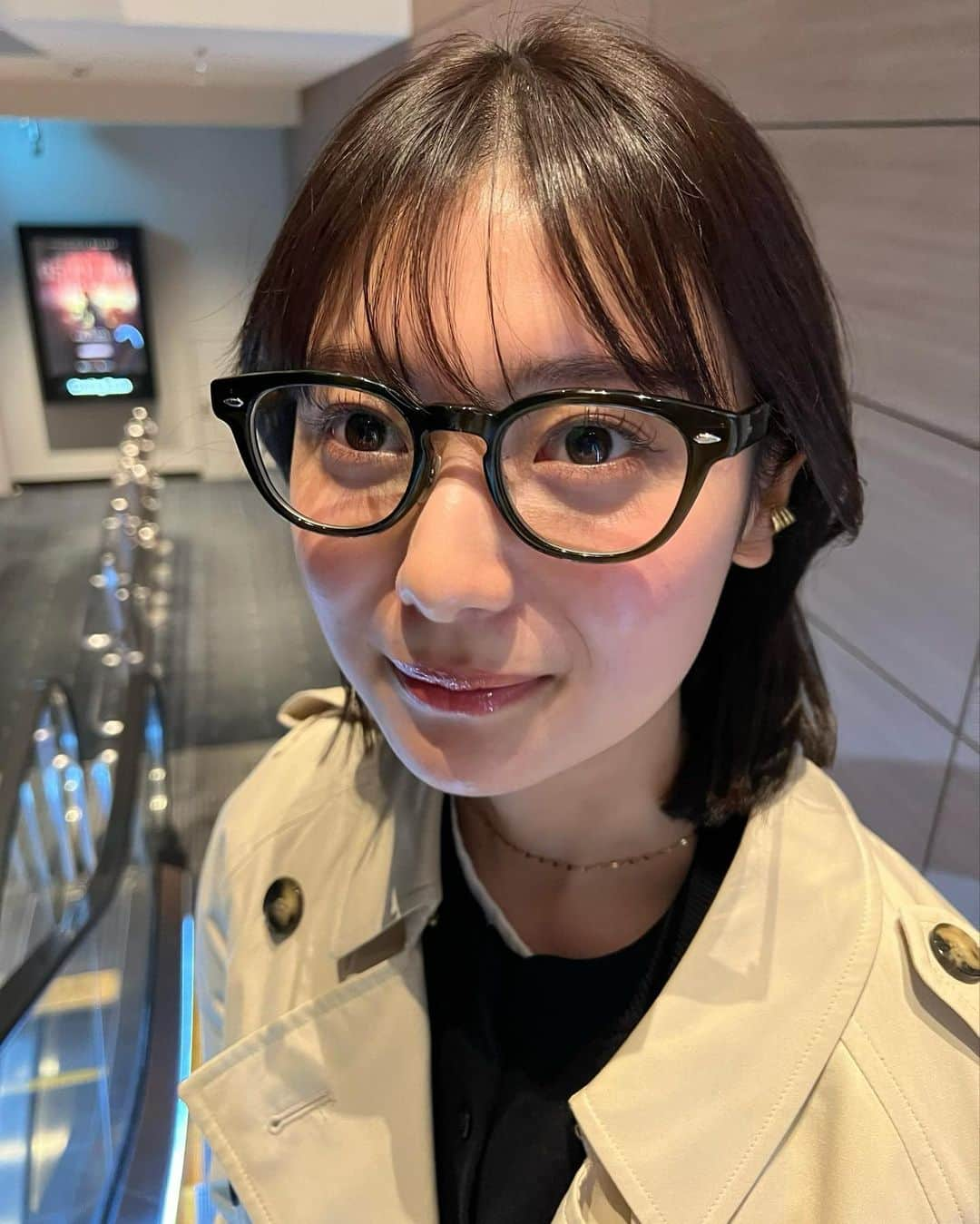 齊藤英里さんのインスタグラム写真 - (齊藤英里Instagram)「ちょっと前にコナン観ました👓 りょうかに誘われて初コナン！ うるっとした。。。。 ちゃんと過去作遡ろう」4月29日 22時39分 - erisaito.official