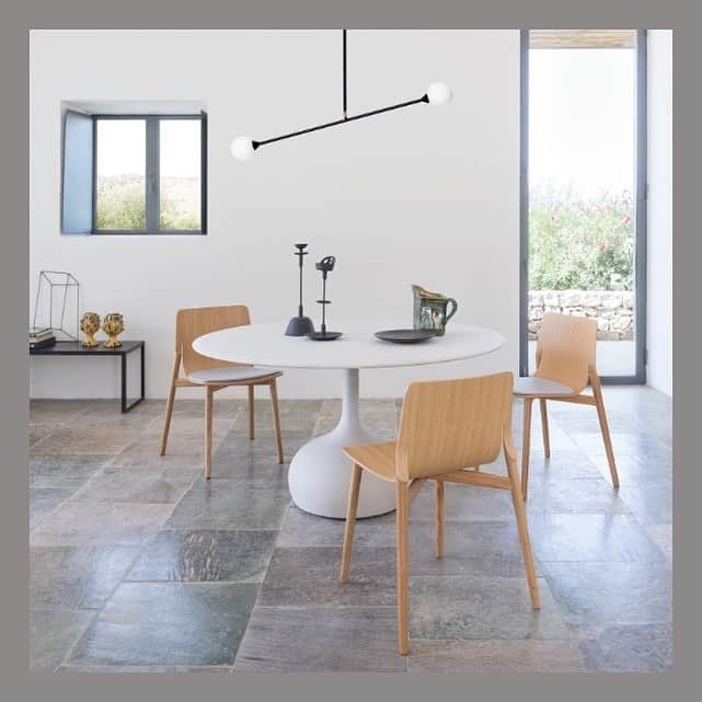 Cassina ixc. (カッシーナ・イクスシー) さんのインスタグラム写真 - (Cassina ixc. (カッシーナ・イクスシー) Instagram)「パトリック・ノルゲがデザインした＜KAYAK（カヤック）＞スタッキングチェアは、ドイツのデザイン賞reddot award 2016で” best of the best”を受賞しています。エレガンスと快適性を追求し伝統技術によって開発された美しい木製チェアです。 . #cassinaixc #alias #design #interior #interiorinspiration #chair #カッシーナイクスシー #アリアス #チェア #デザイン #インテリア #家具 #家具コーディネート #インテリアコーディネート #インテリアショップ #ダイニング #豊かな暮らし」4月29日 22時34分 - cassinaixc_official