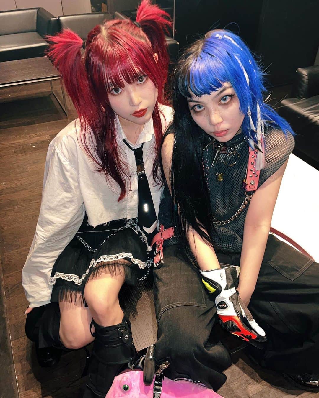 なつかのインスタグラム：「"ᴛᴏᴋʏᴏ神ᴠɪʀᴛᴜᴀʟ " @hoshikuma_minami❤️‍🔥  𖤐  キキララですか、 アスカ綾波ですか いいえ、星熊南巫となつかですʕ ꈍᴥꈍʔ𖤐」