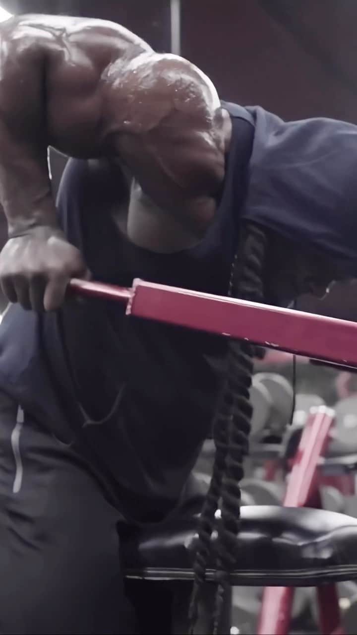 カイ・グリーンのインスタグラム：「Relentless Pursuit There are thousands of ways to attack a workout. Push, pull, unit lateral movements, high/low rep ranges...the possibilities are endless. To build a body of armor, it takes pure grit, a relentless hunger for greatness, and a thirst that’s only quenched with sacrifice. Whether you’re in the game for some new kicks, apparel, or want to stay in your zone @ryderwear creates the best fitness performance wear the industry has ever seen!  Save An Extra 10% Off  Use Code: KAI10 www.ryderwear.com/kai  #KaiGreene #Ryderwear #Reels #Fyp」