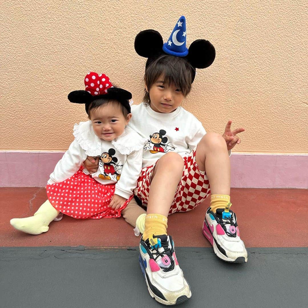森 亜伊希さんのインスタグラム写真 - (森 亜伊希Instagram)「4月と5月は子供の誕生日月✨  二人ともまた成長したな♪  #Disney #子供コーデ」4月30日 8時13分 - sera_urealm_aiki