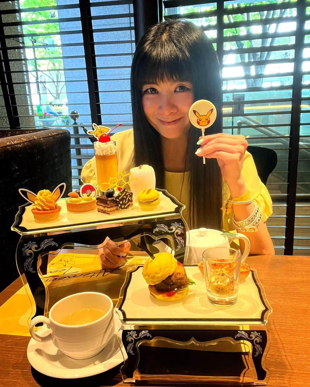 外村美姫さんのインスタグラム写真 - (外村美姫Instagram)「ピカチュウ アフタヌーンティーへ ピカチュウづくし！！でも、可愛いだけじゃない。ピカチュウのでんきをイメージし⚡️キッシュには山椒パウダーでビリビリ感⚡️チョコレートロリポップには口にいれるとパチパチする仕掛けも⚡️ めちゃくちゃ人気。予約急いで⚡️⚡️⚡️ ✨めっちゃプライベート利用✨  04.24(Mon) - 07.03(Mon) 1F Cafe & Dining ZelkovA カフェ＆ダイニング ゼルコヴァ  @stringsomotesandoh  #pikachu #pikachu⚡ #pikachulover⚡️💛⚡️💛 #pikachu⚡️ #pikachuu  #pokemon #pokémon #ピカチュウ大量発生チュウ #ポケットモンスター #pokemon #ポケモン #ピカチュウ #ピカチュウアフタヌーンティー #ピカチュウスイーツ #ザストリングス表参道 #ゼルコヴァ #表参道 #アフタヌーンティー #ピカチュウドーナツ #ヌン活 #スイーツ #カフェ #外村美姫 #pokemonart #zelkova #afternoontea #pikachuafternoontea #카페추천 #도쿄카페 #東京美食 #東京咖啡廳」4月30日 8時14分 - mikitonomura