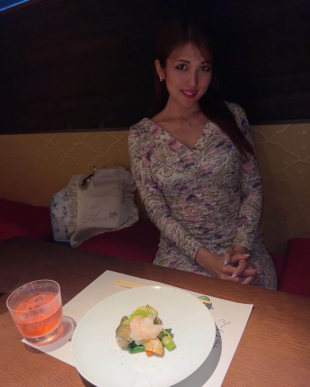 神谷麻美さんのインスタグラム写真 - (神谷麻美Instagram)「#おこん で、うに肉の土鍋ご飯のコース食べたよ🥰💖✨️ 全部すごく美味しいよ💖🫶💖🌈💖✨️  まずウェルカムライスから始まるの💖✨️  #土鍋ご飯 から美味しすぎ💖😋🍚🌈💖✨️ #森のくまさん 🧸🍚💖熊本県産💕✨️  #うに肉の土鍋ご飯 は、 キャビア、いくら、うに がのってて豪華で贅沢なご飯を ローストビーフで巻いて食べるの💖 贅沢すぎ〜🥰💖✨️美味しすぎ❤️✨️  #牛カツ は、 極厚のヒレ肉をレアに揚げてて、サクッてしてて柔らくて、とても美味しかったぁ🥰💖✨️ しかもボリューム満点だよっ🥰💖✨️   #ちらし寿司 も海鮮いっぱいで美味しかったぁ💖🐟🦐💖✨️  PR @oyaizudaisuke #東京グルメ #渋谷グルメ #代々木上原グルメ」4月30日 8時24分 - asamice428