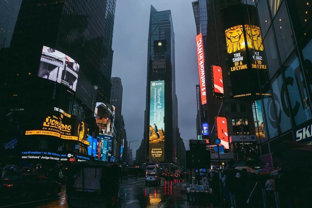 RADWIMPSさんのインスタグラム写真 - (RADWIMPSInstagram)「Thank you Spotify! Make sure to check out both our digital billboard and the show at Times Square in NYC today and tomorrow!   NY Times SquareにてSpotify の屋外広告が展開中！  #SpotifyJP #Spotify #RAD_NAtour2023 #PalladiumTimesSquare」4月30日 8時22分 - radwimps_jp