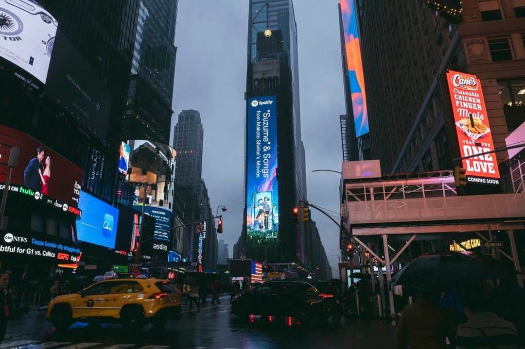 RADWIMPSさんのインスタグラム写真 - (RADWIMPSInstagram)「Thank you Spotify! Make sure to check out both our digital billboard and the show at Times Square in NYC today and tomorrow!   NY Times SquareにてSpotify の屋外広告が展開中！  #SpotifyJP #Spotify #RAD_NAtour2023 #PalladiumTimesSquare」4月30日 8時22分 - radwimps_jp