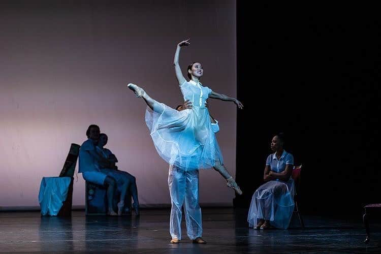 Lily Saito (齊藤莉理)さんのインスタグラム写真 - (Lily Saito (齊藤莉理)Instagram)「Happy #InternationalDanceDay ! 🤍 Doing what you love is freedom. Loving what you do is true happiness. 🙏🏻」4月30日 8時59分 - lilysaito_