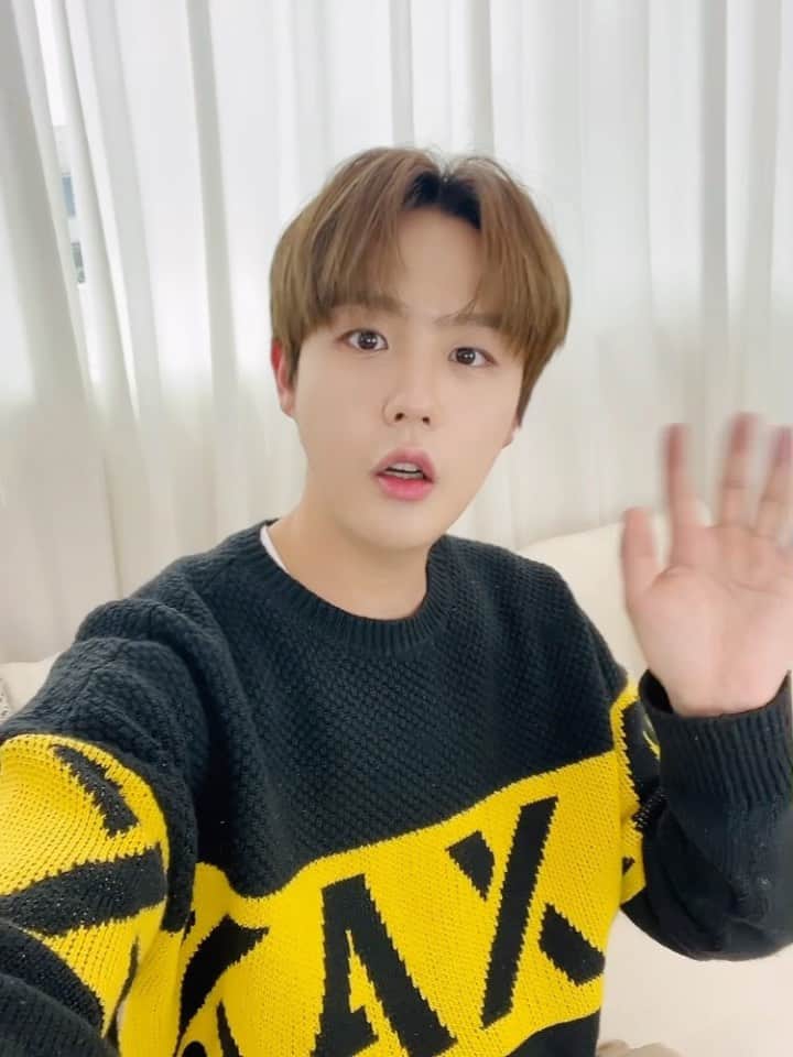 インジュン のインスタグラム：「안녕~~🤩 (오늘아님~ㅋㅋㅋ)」