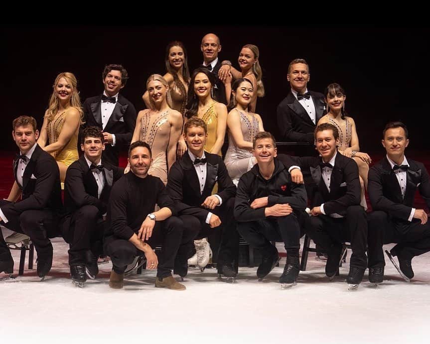 エヴァン・ベイツさんのインスタグラム写真 - (エヴァン・ベイツInstagram)「Stars on Ice Canada 2023 💫  What a cast! Special thank you to @j_butt and @feelingmathieucaron for choreo and costuming. What an honor to be a part of @kb.on.ice’s farewell tour.  #soi2023 #soifamily #starsonice #canada #tourlife」4月30日 0時46分 - evan_bates
