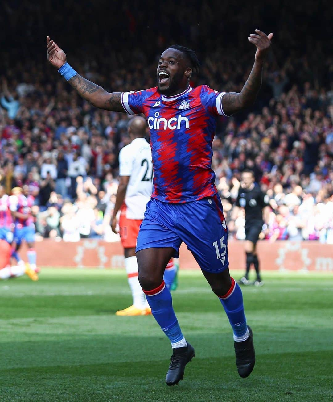 ジェフ・シュルップさんのインスタグラム写真 - (ジェフ・シュルップInstagram)「We move! 💪🏾⚽️」4月30日 1時07分 - jeffreyschlupp