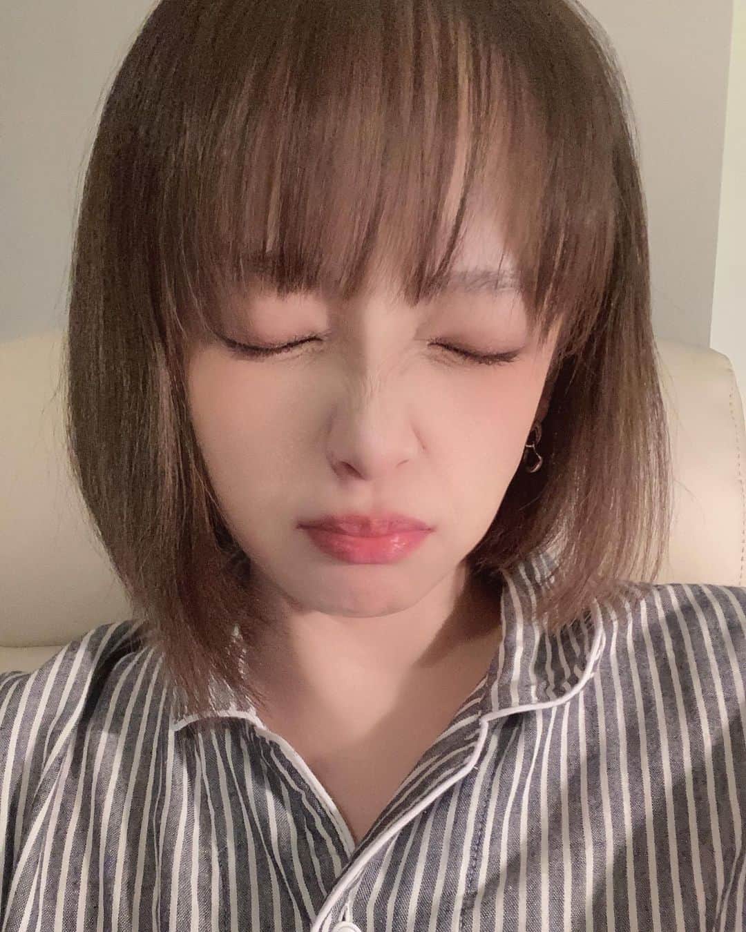 大谷雅恵のインスタグラム：「チャンスはいくつも巡って来ているのに二刀流が使えなくて悔しい。  次のチャンスは5/2。  決める！  #ネイリスト #芸能 #二刀流」