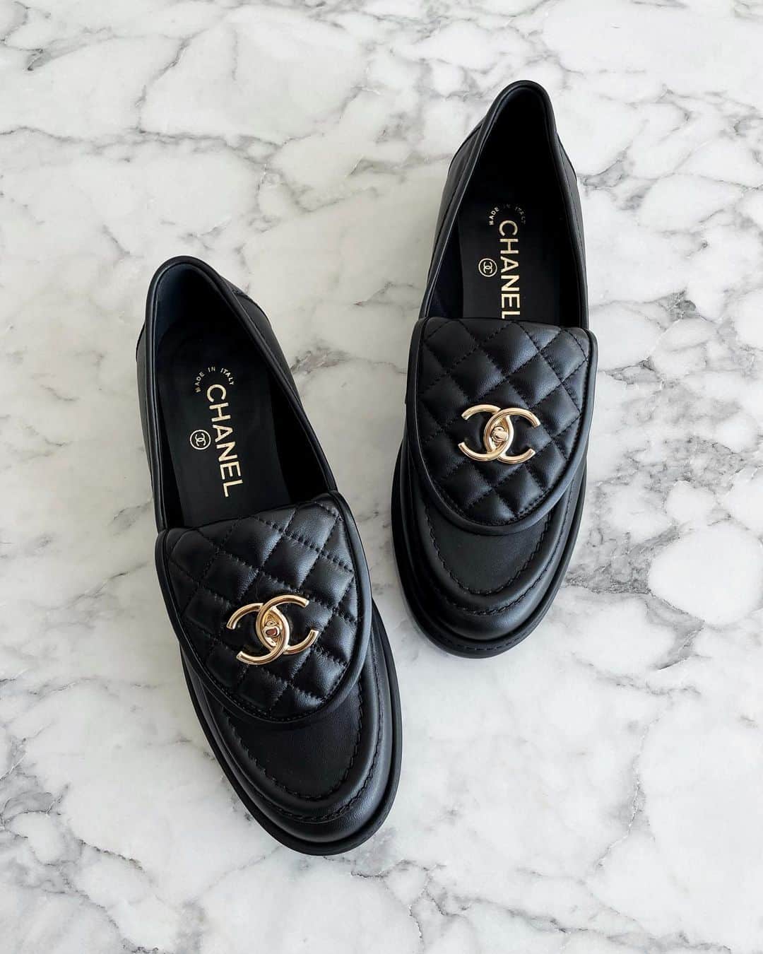 エナル・ビセンテのインスタグラム：「New shoes alert 🖤」