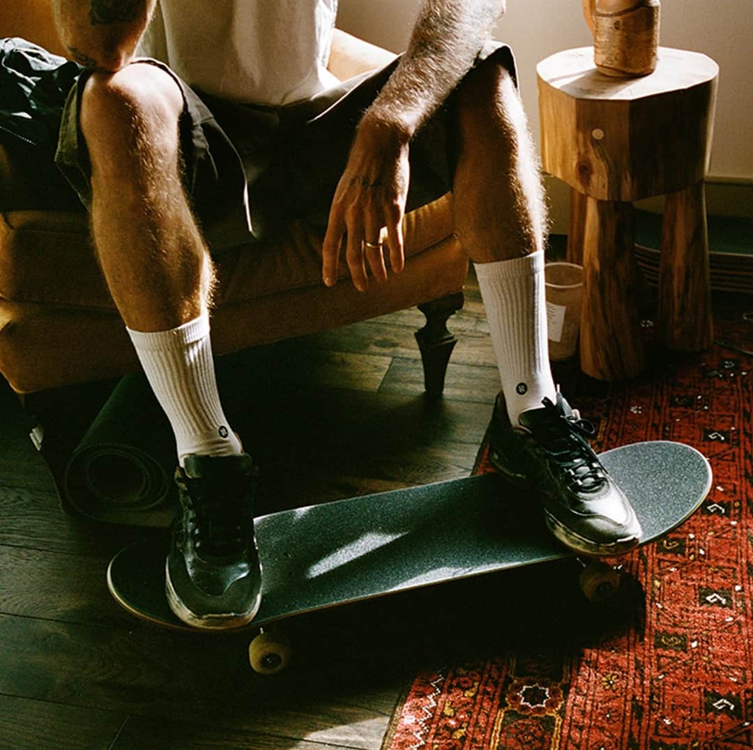 Stanceのインスタグラム：「Snapshot. 📸⁠ ⁠ #punksandpoets @andrewreynolds shot on film. ✅⁠ ⁠ @andrewjamespeters #stancesocks #stitcheddifferent」