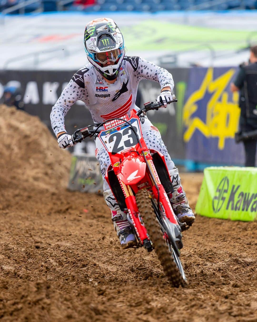 Racer X Onlineのインスタグラム：「Business as usual for Chase Sexton P1️⃣ “Ready to go for today and to get it done in Nashville” 🤘🏼 Photos: @align.with.us #SupercrossLIVE」