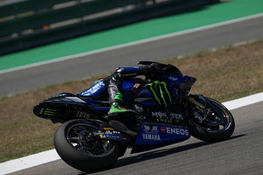 YamahaMotoGPさんのインスタグラム写真 - (YamahaMotoGPInstagram)「💬 @frankymorbido, Spanish GP - Sprint Result - 16th:  "We were involved in the crash in Turn 2. I'm very happy that nothing serious happened because I was in the middle of the track. Actually, I want to thank especially Takaaki for his reflexes in avoiding me. We restarted the Sprint with the rear tyre that we were going to use for the race tomorrow and the front tyre that was a soft one that we still had. it wasn't right for these conditions, but we collected data."  #MonsterYamaha | #MotoGP | #SpanishGP」4月30日 1時30分 - yamahamotogp
