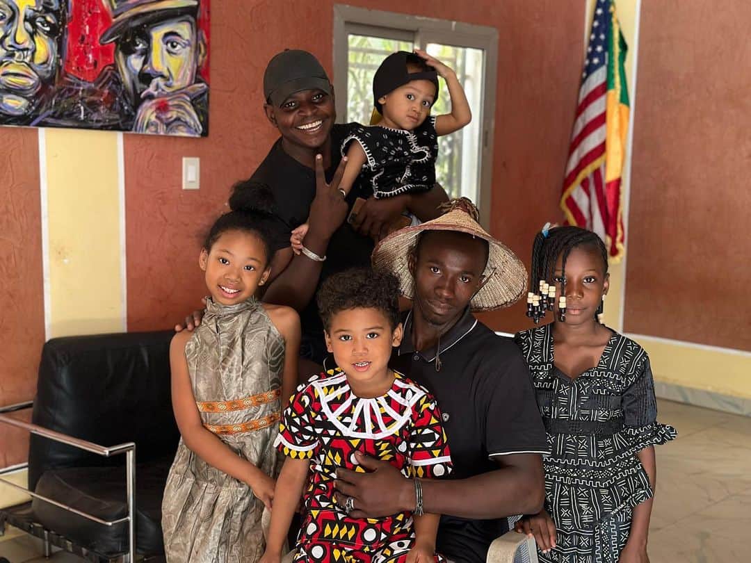 中鉢明子のインスタグラム：「🇲🇱Best picture of the day📸 #Home #Bamako #Mali #fashion #africandress #Children #マリ共和国 #アフリカ #アフリカンドレス #iphone14promax」